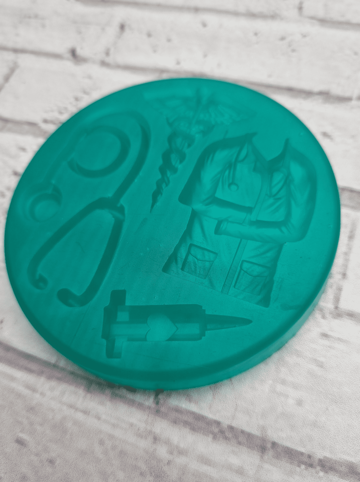 molde-de-silicona-bata-jeringa-estetoscopio-medicina-x4-7cm-dg-1201